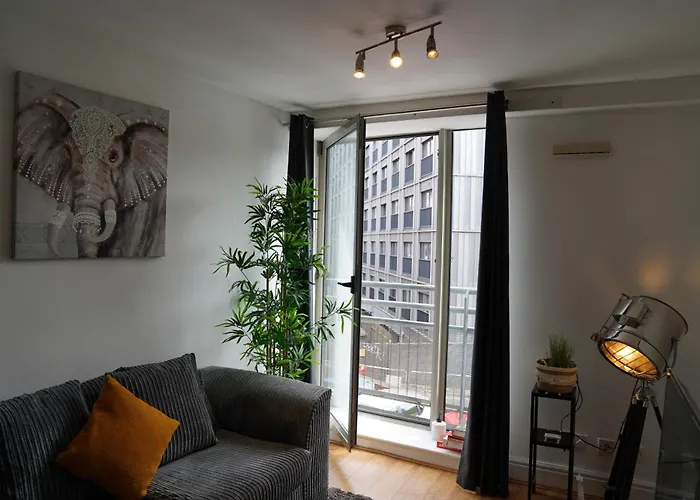 Cozy 1 Bed Flat, Bham City Centre, Free Parking Sleeps 2